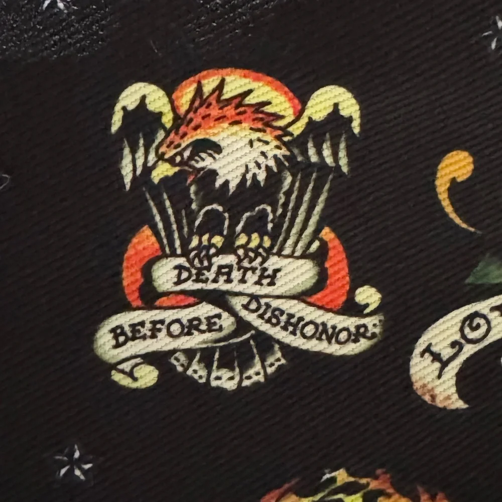 NWT Ed Hardy Eve Print Graphic Tote w/Chain (16”x10”bag size) w/zip - Picture 6 of 10